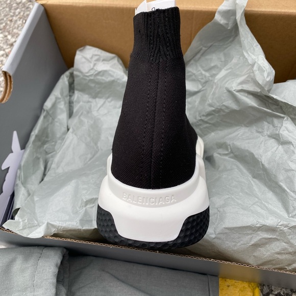 Balenciaga speed trainers size 8 women’s - Picture 3 of 3